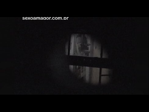 ❤️ Blondie bi dizî ji hêla dengbêjek taxê ve ku li pişt kerpîçên vala veşartiye, vîdyoyek tê kişandin ❤️❌ Porno li porno ku.hdporn24.ru ﹏